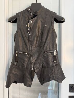HIGH Everyday Couture Italian Leather Vest Women’s 6 Moto Asymmetrical Hem & Zip